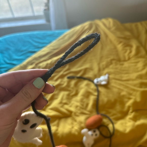 Halloween Garland 6ft. Great condition! Ghost and pumpkin Halloween decoration. - Picture 6 of 6